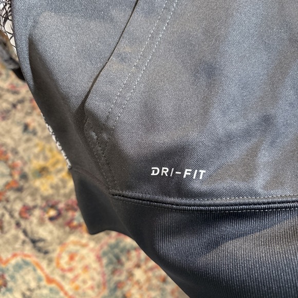 Lot of 2 Big Boys Nike Pullover Hoodies Size XL - Picture 5 of 7